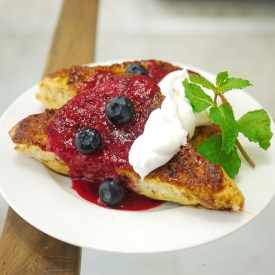 French-Toast w Red-Berry Sauce