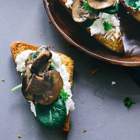 Toast with Mushrooms