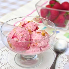 Strawberry Cheesecake Ice-Cream