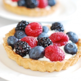 Berry Tartlets with Creamy Filling