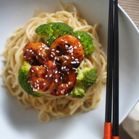 Shrimp, Broccoli and Garlic Noodles