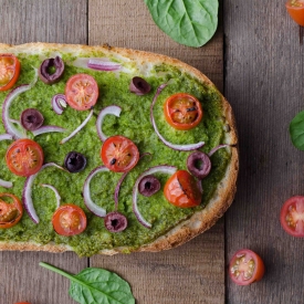 Vegan Macadamia Spinach Pesto Pizza