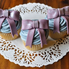 Bow Cupcakes