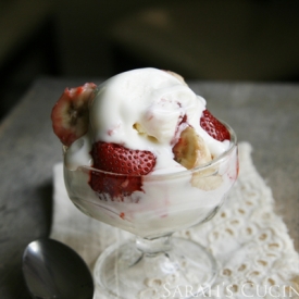 Skinny Strawberry Banana Sundaes