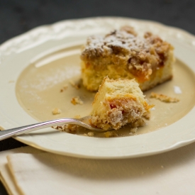 Apricot Streusel Bars