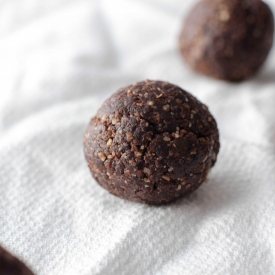 Vegan Healthy Chocolate Date Balls