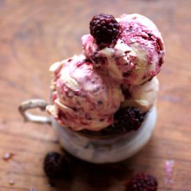 Blackberry Cheesecake Ice Cream