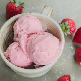 Old Fashioned Strawberry Ice Cream