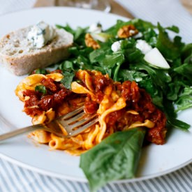 Easy & Fresh Sun Dried Tomato Pasta