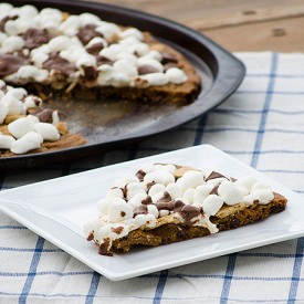 Chocolate Chip S’mores Pizza