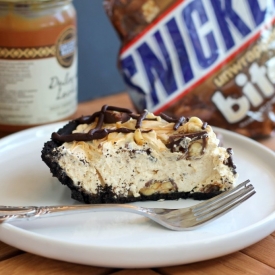 No-Bake Snickers Pie