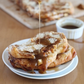 Caramel Apple Pull-Apart Bread