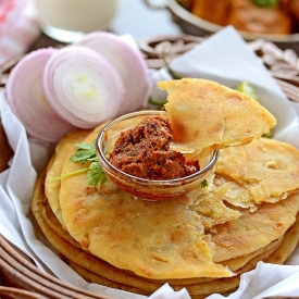 Onion Paneer Kulcha