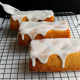 Moist Lemon Mini Cakes with Berries