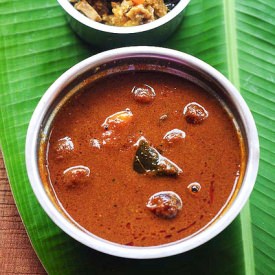 Tangy Andhra Onion Ullipaya Pulusu