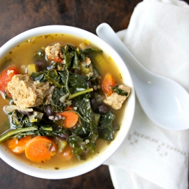 Kale, Quinoa and Black Bean Soup