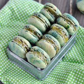 Macarons with Lemon Curd Filling