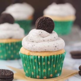 Peanut Butter Oreo Cupcakes