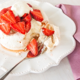 Meringues & Champagne Strawberries