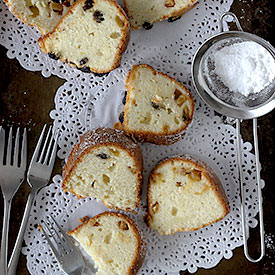 Peach and Raisin Yogurt Cake