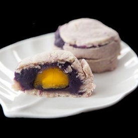 Taiwanese Style Flaky Mooncakes