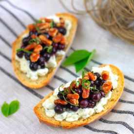 Roasted Blueberries Crostinis