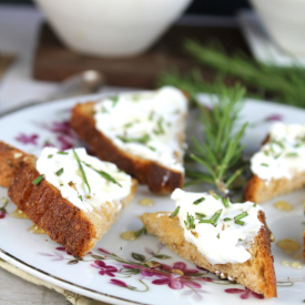 Fresh Herbs Cheese Toasts