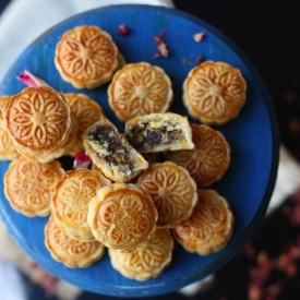 Cookies Stuffed with Dates and Nuts