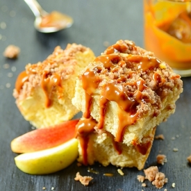 Apple Crumb Cake