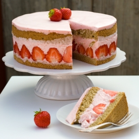 Strawberry Yoghurt Cake