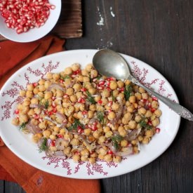 SPICY GARBANZO AND PEANUT SALAD