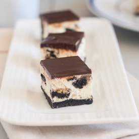 Peanut Butter Oreo Cheesecake Bites