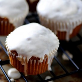 Frosted Apple Pie Cupcakes