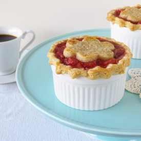 Mini Strawberry Vanilla Pies