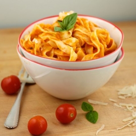 Fettuccine and Tomato Sauce