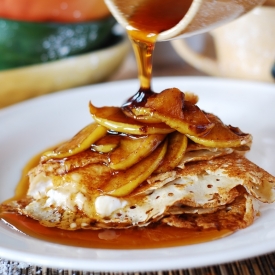 Crepes with Caramelized Apples