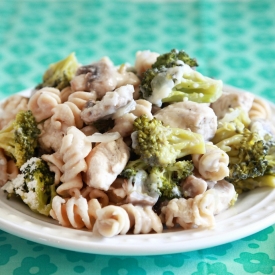 Cheesy Chicken Stroganoff Bake