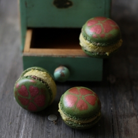 Pistachio Ice Cream Macarons