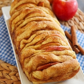 Apple Pie Pull Apart Bread