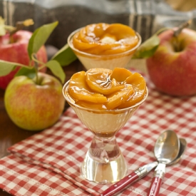 Vanilla Pudding with Caramel Apples