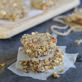 Apple Cinnamon Granola Bars