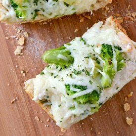 Chicken Alfredo Garlic Bread Pizza