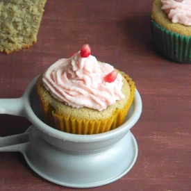 POM Cupcakes & Cream Cheese Frosting