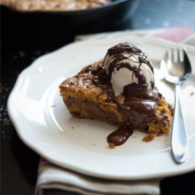 Skillet Chocolate Chip Cookie