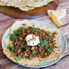 Spicy Lamb with Flatbread & Yoghurt