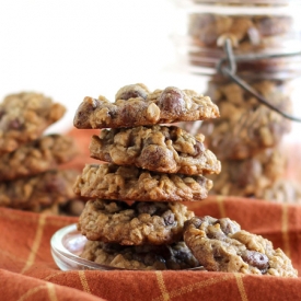 Chewy Oatmeal Raisinet Cookies