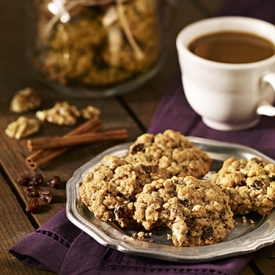 Chewy Oatmeal Raisin Cookies