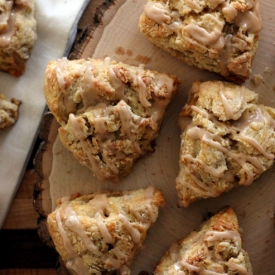 Spiced Apple Scones w Cider Glaze