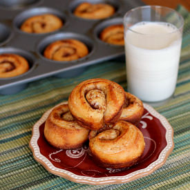 Muffin Tin Cinnamon Buns