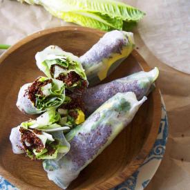 Healthy Quinoa Avocado Spring Rolls